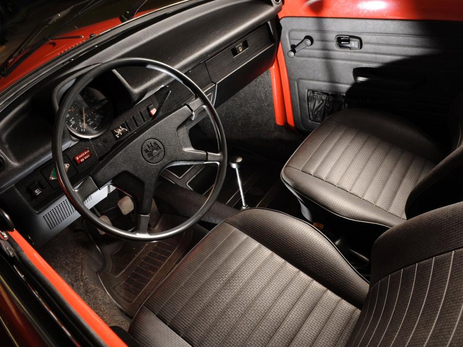  Volkswagen Beetle Cabriolet 1972 года  (фото 2 из 4)